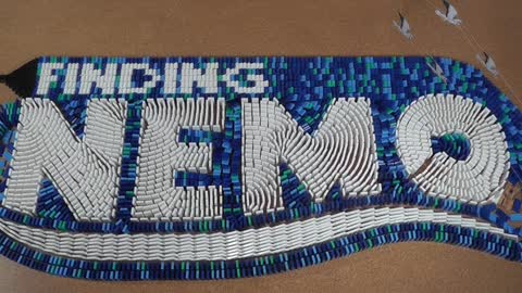 THE AMAZING TRIPLE SPIRAL /Finding Nemo (10,000 DOMINOES)