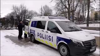 Poliittinen poliisi VS. Mielenosoitusoikeus