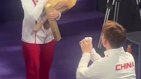 Chinese Olympics Gold Winner Marriage proposal at olympics 2024 goes Viral