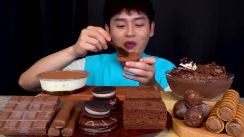 ASMR 초코초코 초코파티--초코푸딩 초콜릿 아이스크림 초코바 초코빵 먹방 Chocolate Dessert Party Choco Cake With Choco Milk MuKBang