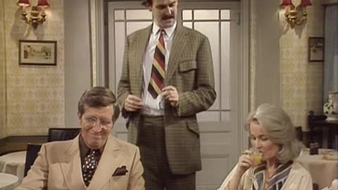 Fawlty Towers ( 2 / 3 )