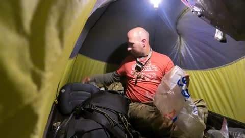 Tidying up in the tent. Speedlapse. Naturehike cloudpeak 2