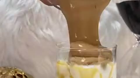 Caramel macchiato نسكافيه بالكراميل غنية بالرغوة