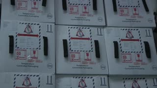 Instalación de seis ultracongeladores para vacunas contra la covid-19 en Colombia