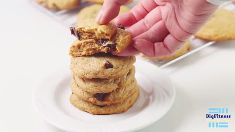 Cheat day with the "Protein-Packed Chocolate Chip Peanut Butter Protein Cookies