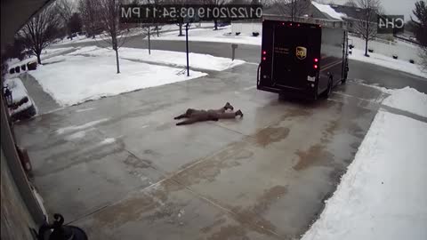 UPS Driver Pays Ice Hockey With Package