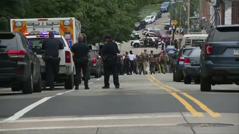 Raw Live Video. #pittsburgh Active shooter in Garfield.