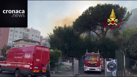 Incendio di Monte Mario (Roma): Elicottero Erickson S-64 impegnato nei soccorsi