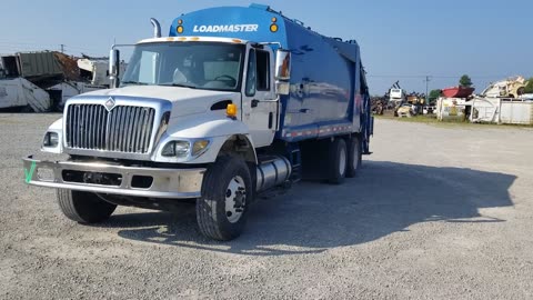 Loadmaster 25yd Rear Loader