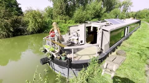 She Lives Full-Time on Her Self-Built Boat