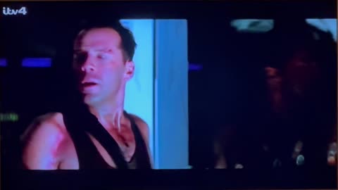 Die Hard: RV : OH MY GOD THE QUARTERBACK IS TOAST 🍞🔥