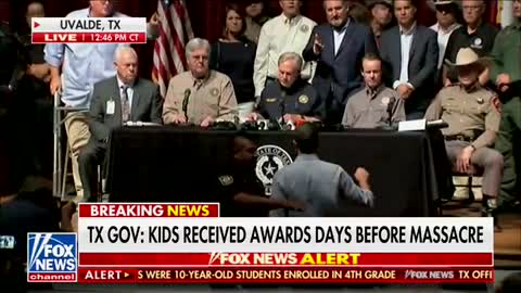Beto O'Rourke disrupts Texas school shooting press conference