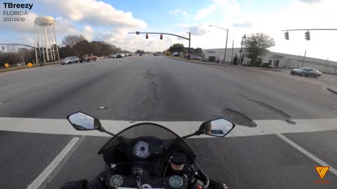 Motorcycle Close Calls! Stop running red lights!! 2021.05.10 — FLORIDA