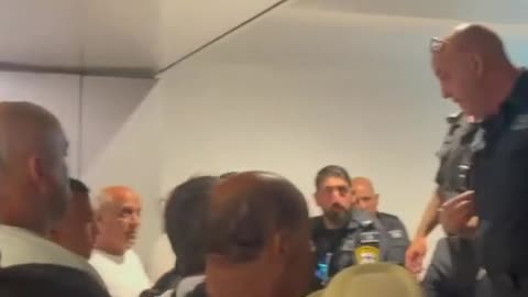 Israelis fight over tickets to leave the country at Ben-Gurion airport