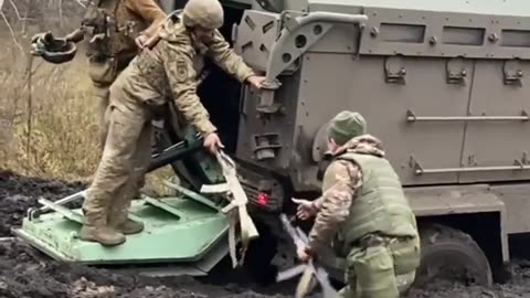 🚚🇷🇺 Ukraine Russia War | Footage of Turkish Kirpi and Ukrainian Soldiers Stuck in Deep Mud | RCF