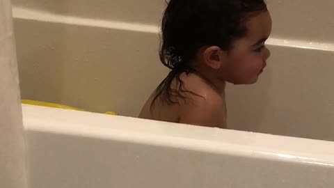 Parents Call Out Little Girl For Tooting in the Tub