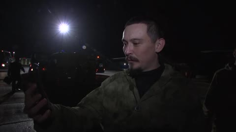 Returning from Ukrainian captivity, Russian heroes call their wives, mothers, families