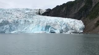 Epic Alaskan glacier calving caught on camera