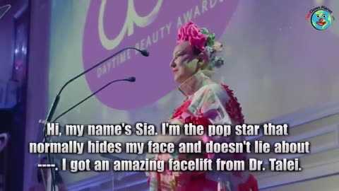 SINGER SIA FINALLY REVEALS HER FACE FOR ALL TO SEE