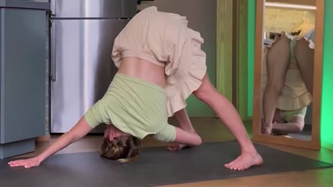 Yoga Flow at Home With Tina