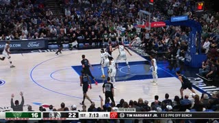 NBA - Luka goes behind the back to Hardaway Jr. for the triple! Bucks-Mavs