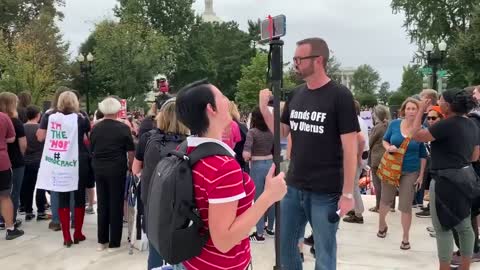 FLASHBACK: The Time Jesse Kelly Went Undercover at Kavanaugh Protest & Trolled Sen. Warren