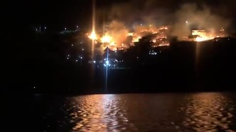 Video: Impresionantes imágenes de voraz incendio que consumió un hotel en Santa Marta