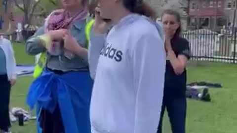 Jewish woman stands in the middle of peaceful protestors and calls the police.🤪😡