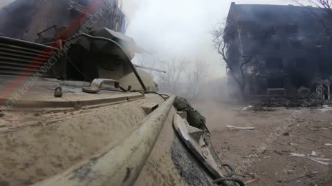 Russian BTR-82 in Mariupol (street fighting)