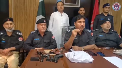 Mardan: SP Rural Ejaz Khan is giving details regarding the arrested ice smugglers