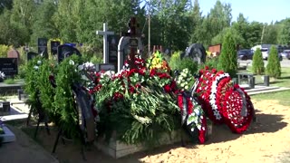 Russian mercenaries bury Prigozhin's logistics chief