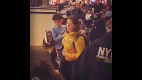 NYPD BARGING INTO RESTAURANT DEMANDING TO SEE VAX PASSPORTS