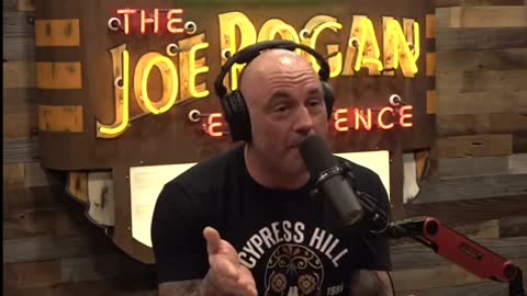 Joe Rogan Puts Dr. Sanjay Gupta On The Spot - “Horse Dewormer”