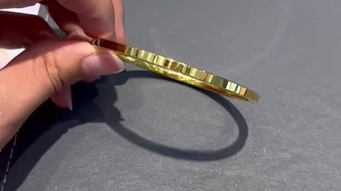 Precious gold bracelet