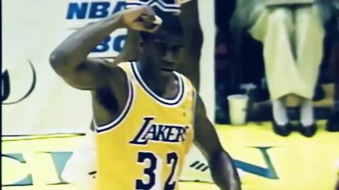 [AMAZING] MAGIC JOHNSON AND SHOWTIME! HIGHLIGHTS OF THE GREATEST POINT GUARD EVER...