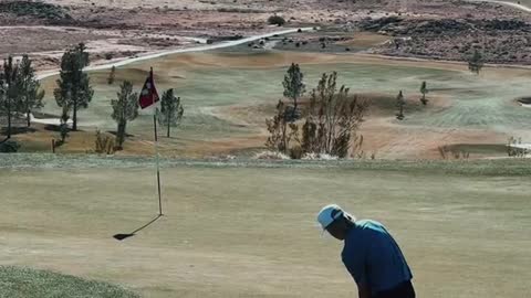 Can he make this putt for birdie at this golf tournament!