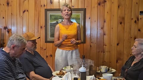 Diane Addresses Kingston Campaign Meeting