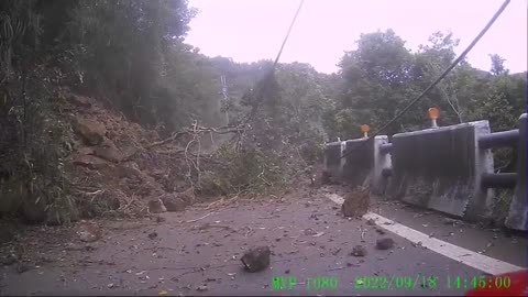 Earthquake in Taiwan! The horror moments of the earthquake in #Taiwan ) from the motorcycle camera