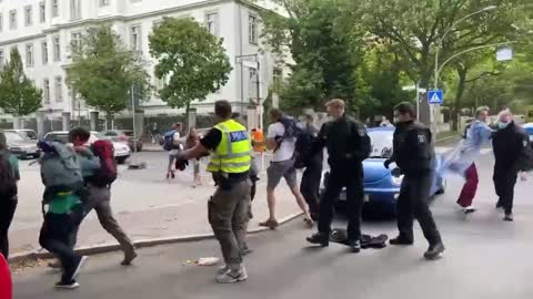 Berlin, Germany: Police Assault Civilians During Massive Protests Against Lockdowns, August 1, 2021