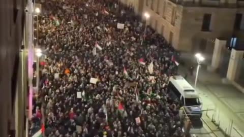 Massive anti-Israel protest in Berlin