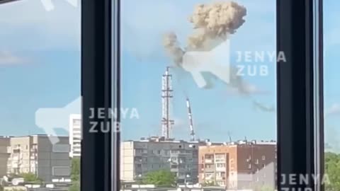 The moment of the fall of the TV tower in Kharkov, excellent accuracy. 1