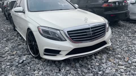 MINOR DAMAGE ON THIS $100,000 MERCEDES BENZ S550 AT COPART!? *THINK IT'S WORTH FIXING?*