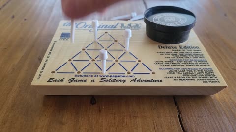 Cracker Barrel Peg IQ Game