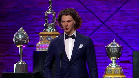 Moritz Seider wins the 2022 Calder Trophy