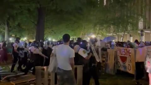🚨MUST WATCH Pro-Hamas Rioters Clash With Police