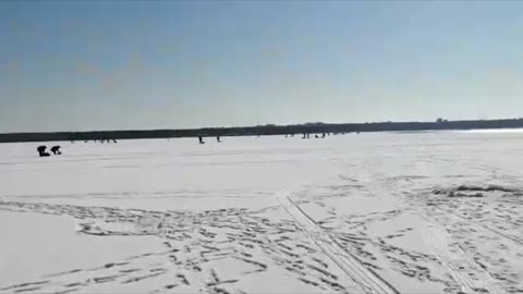 200 Fishermen Stranded On Huge Breakaway Ice Floe