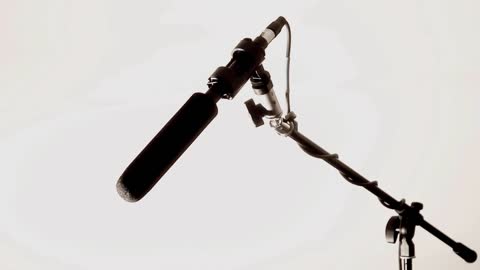 Shotgun Microphone Wide 2 (Pull Focus)