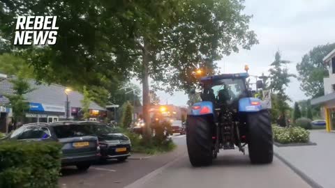 Drachten, Holland: Dutch farmers convoy honks July 8, 2022