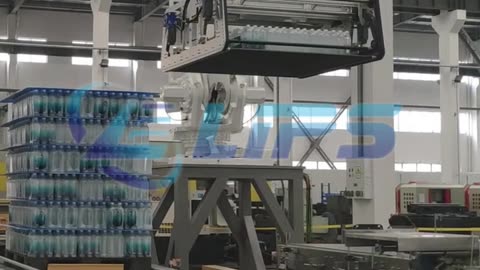 Robot palletizing system for wraparound bottles with roller gripper #machine#foryou#palletizer