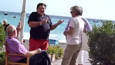 Italian guy talking with hands. Watch the hands tell the story